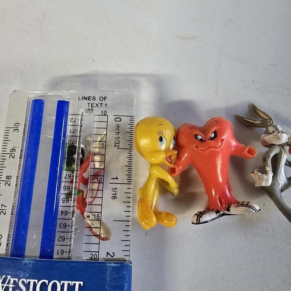 Bugs Bunny Tweety Pencil Toppe Small Figures Used Some Broke Lot Of 4 WB S03 Lot